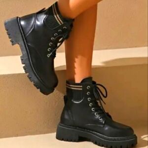 Retro black combat boots sz 6.5